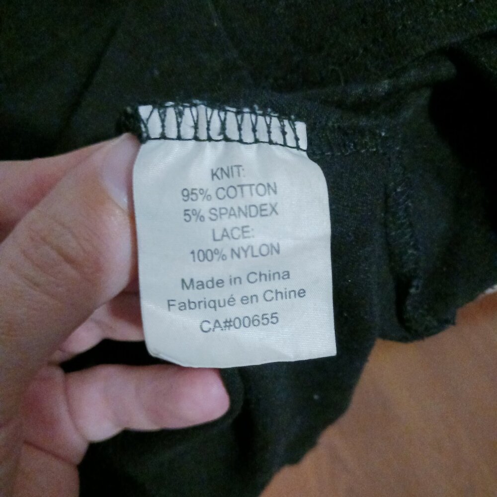 Reitmans Petit Short Sleeve Black Top with Lace Detail Women's Size 6 - Picture 4 of 4